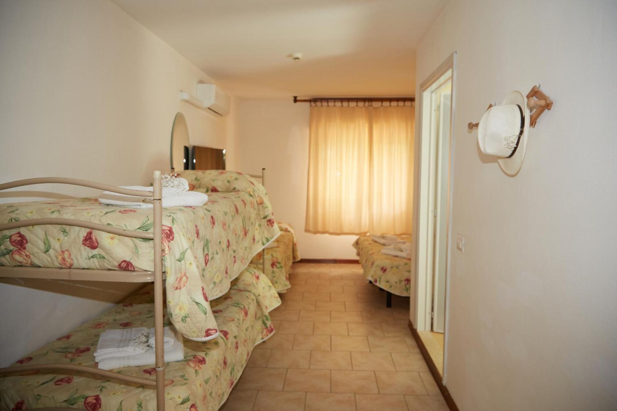 Hotel Italiaแชร์เวีย ภายนอก รูปภาพ