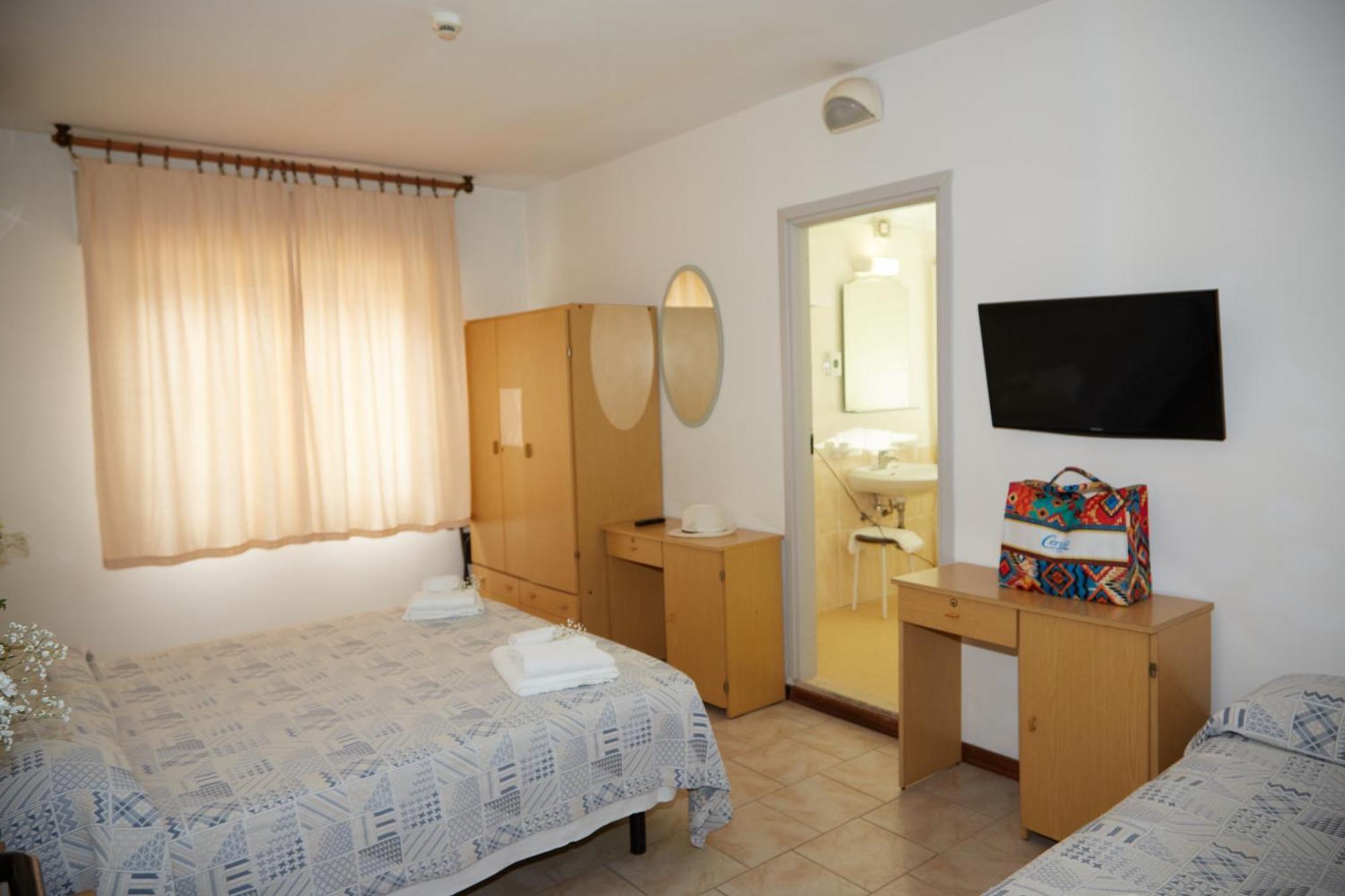 Hotel Italiaแชร์เวีย ภายนอก รูปภาพ