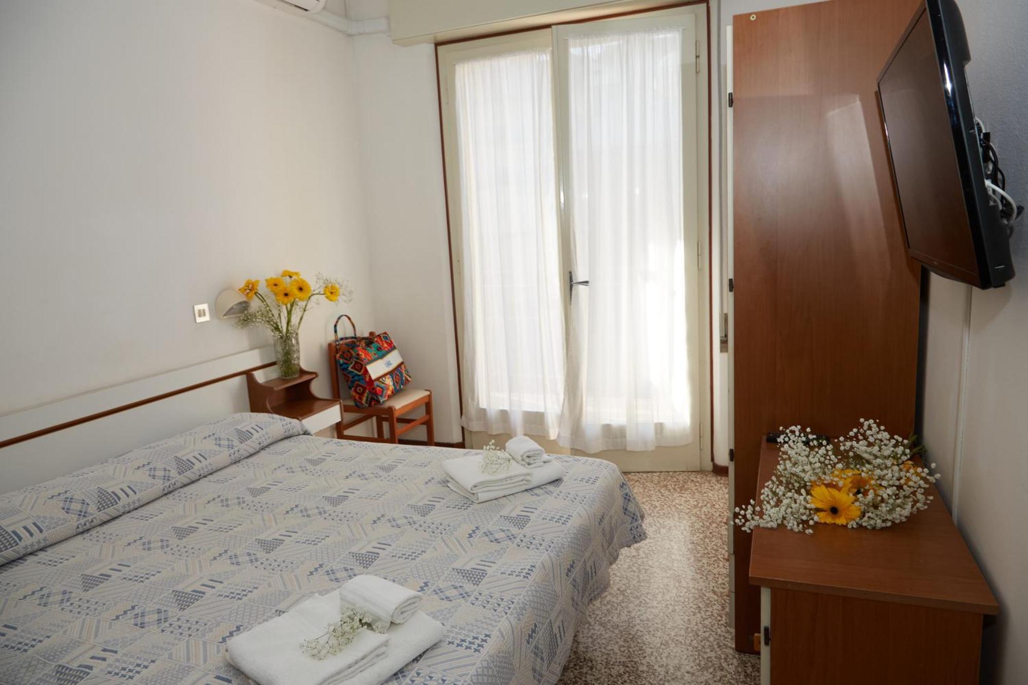 Hotel Italiaแชร์เวีย ภายนอก รูปภาพ