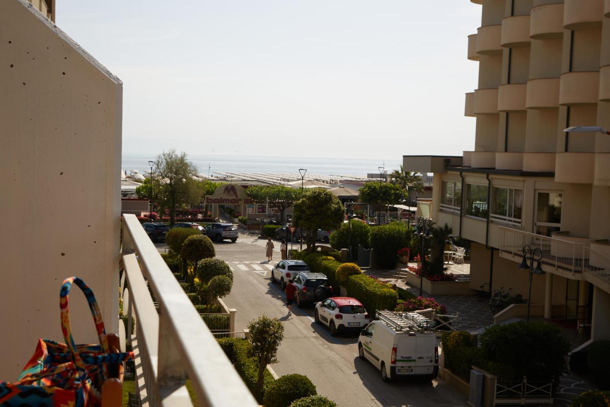 Hotel Italiaแชร์เวีย ภายนอก รูปภาพ