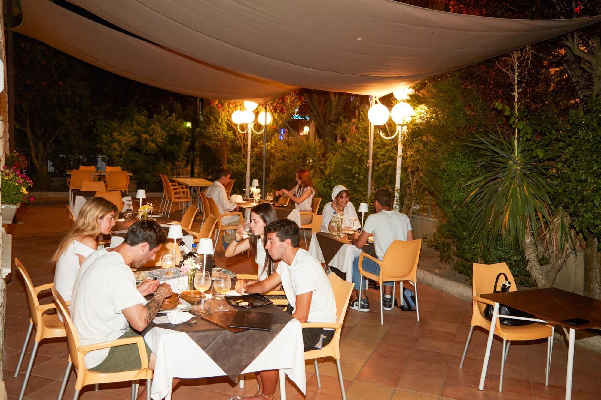 Hotel Italiaแชร์เวีย ภายนอก รูปภาพ