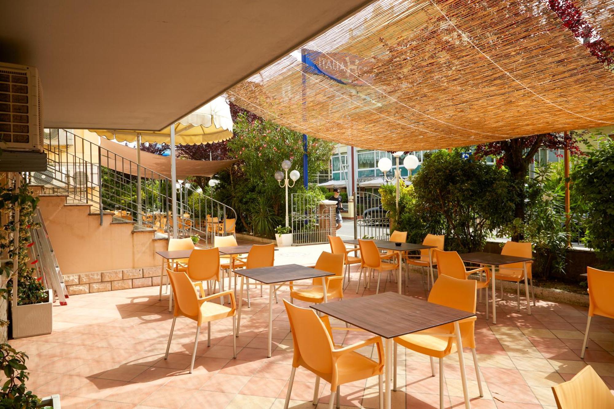 Hotel Italiaแชร์เวีย ภายนอก รูปภาพ