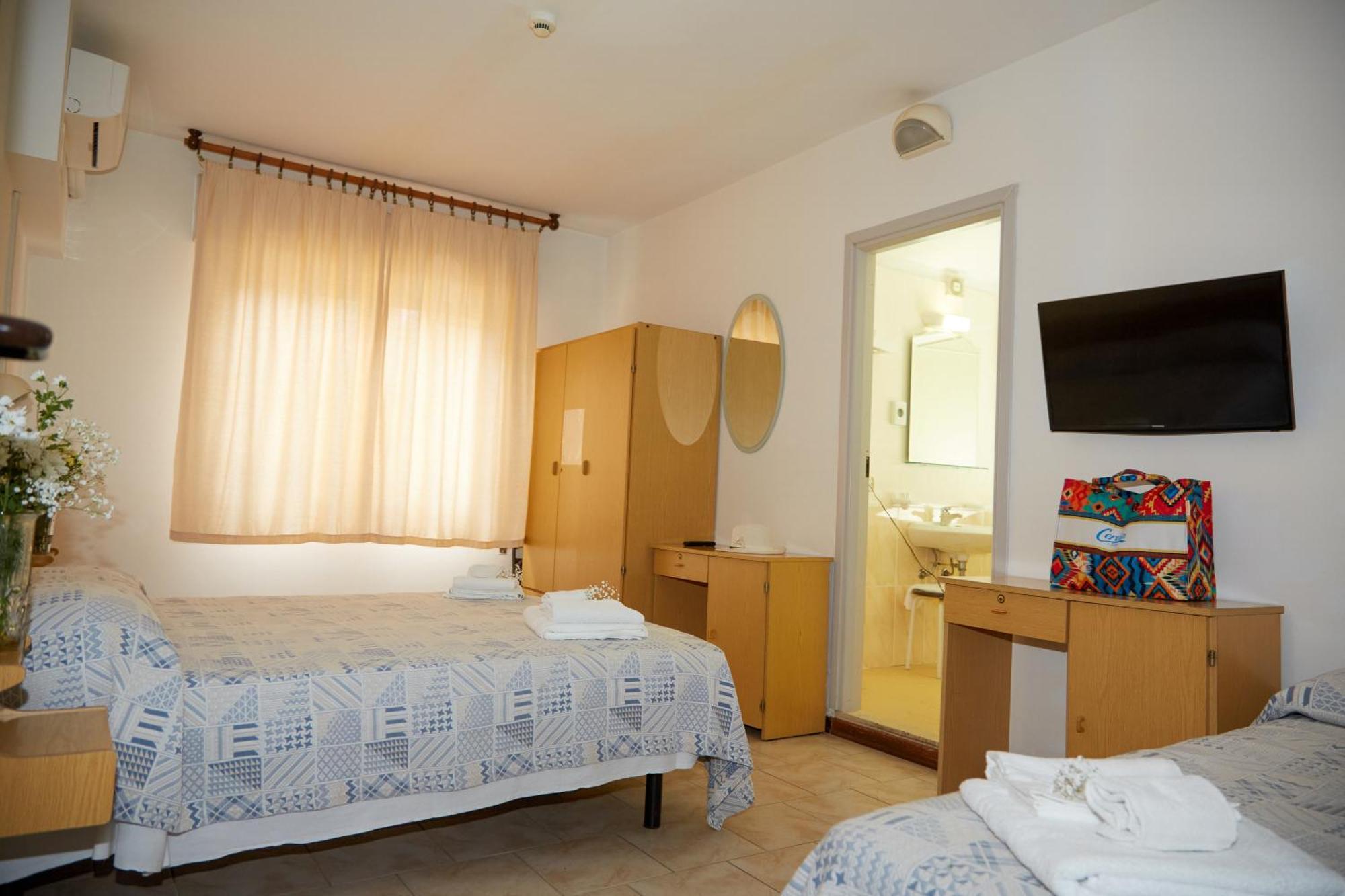 Hotel Italiaแชร์เวีย ภายนอก รูปภาพ