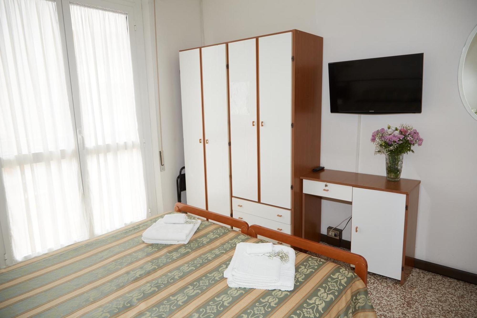 Hotel Italiaแชร์เวีย ภายนอก รูปภาพ