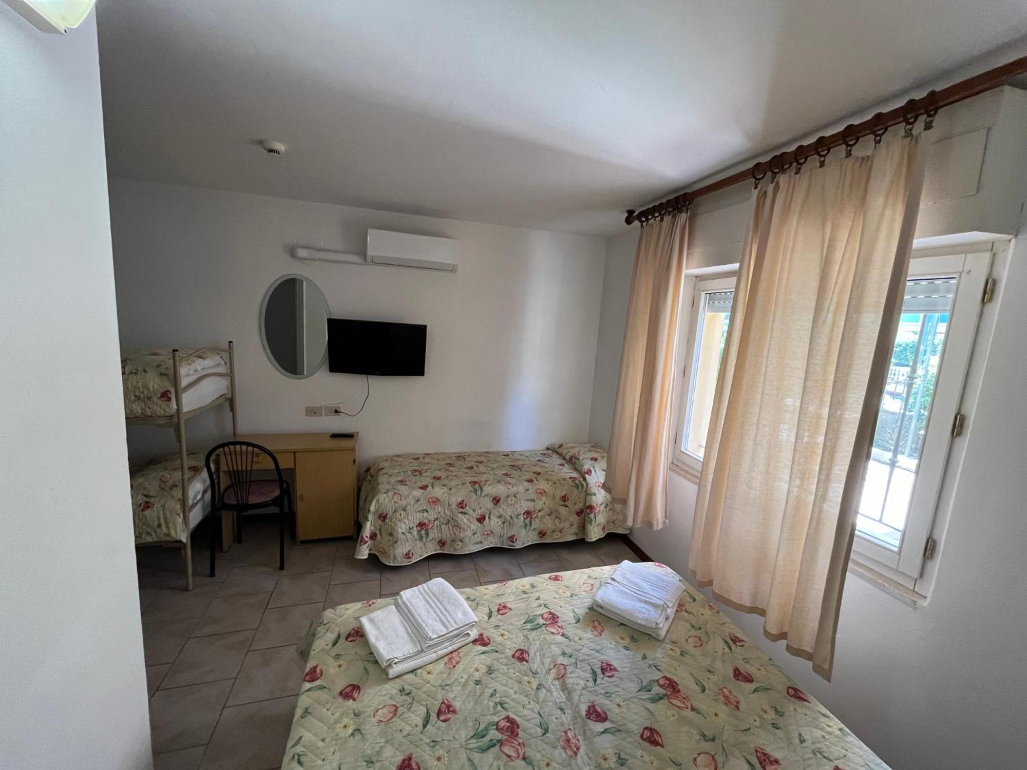 Hotel Italiaแชร์เวีย ภายนอก รูปภาพ